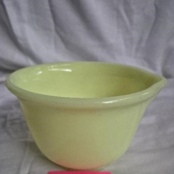 Vintage Uranium Glass Mixing Bowl - Picture 4 of 4